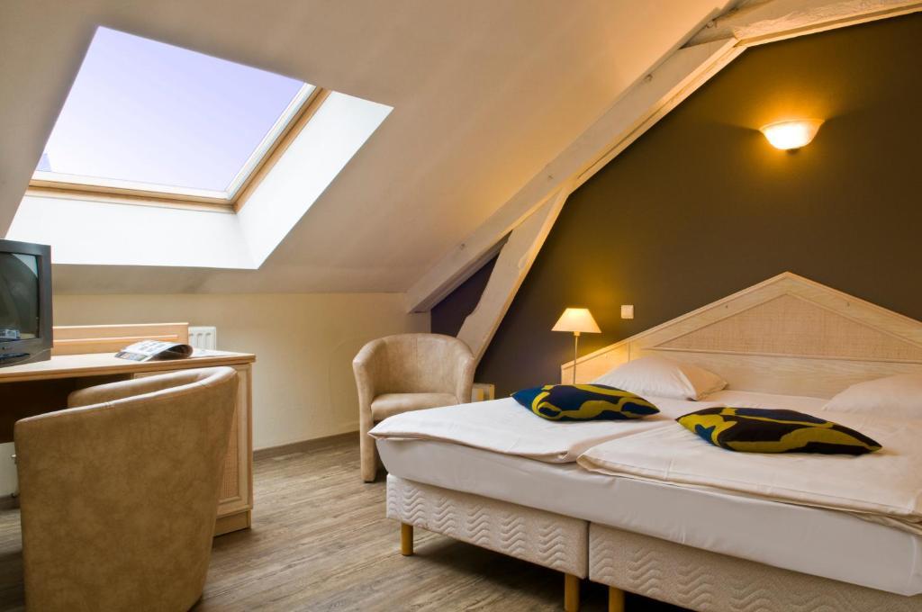 Hotel Grenier Des Grottes Han-sur-Lesse Esterno foto