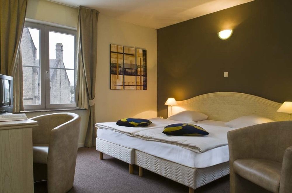 Hotel Grenier Des Grottes Han-sur-Lesse Esterno foto