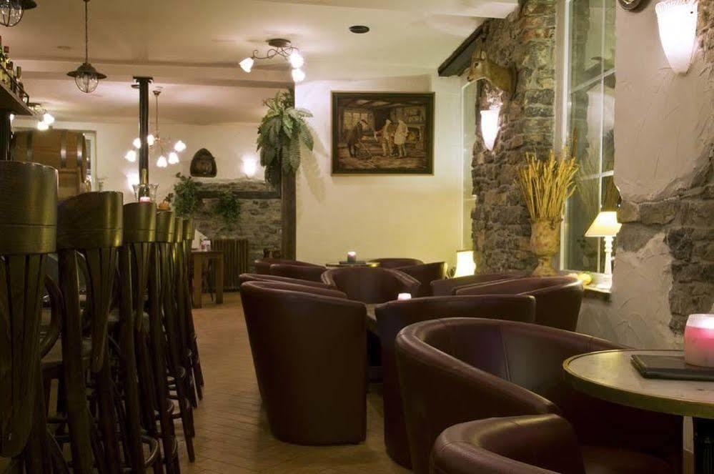 Hotel Grenier Des Grottes Han-sur-Lesse Esterno foto